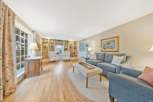 $650,000 | 8 Oak Meadow Road, Evansville, IN 47725