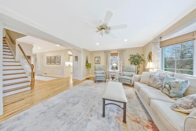 $650,000 | 8 Oak Meadow Road, Evansville, IN 47725