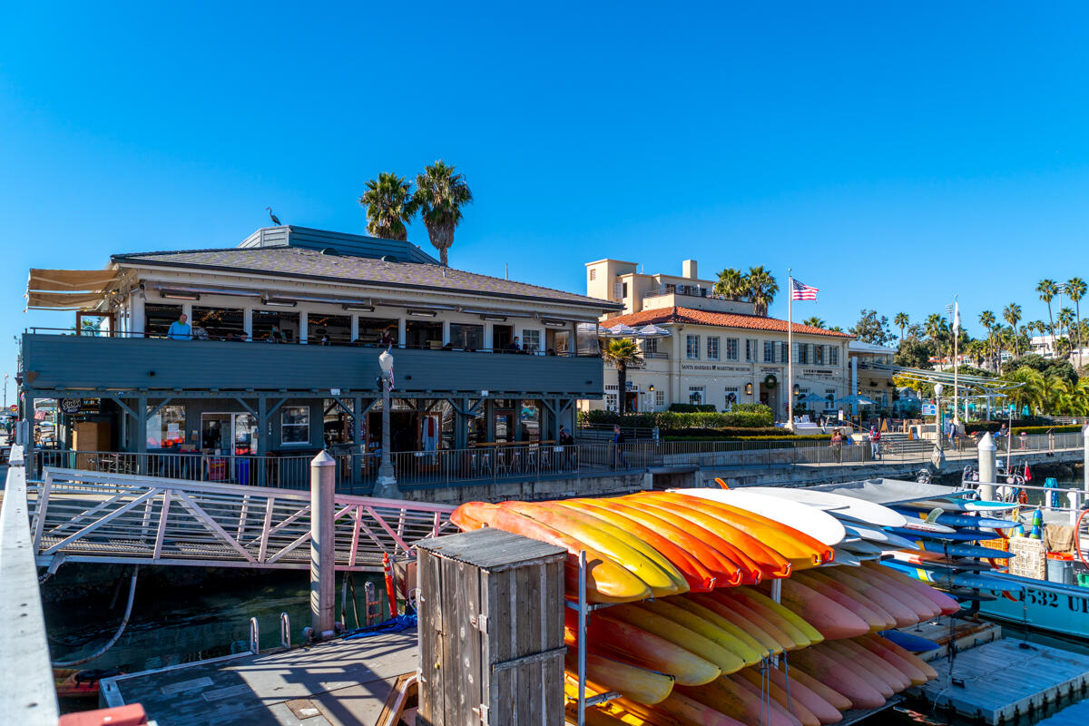 941 Weldon Road Santa Barbara, CA 93109 - Photo 38 of 43 Harbor dining