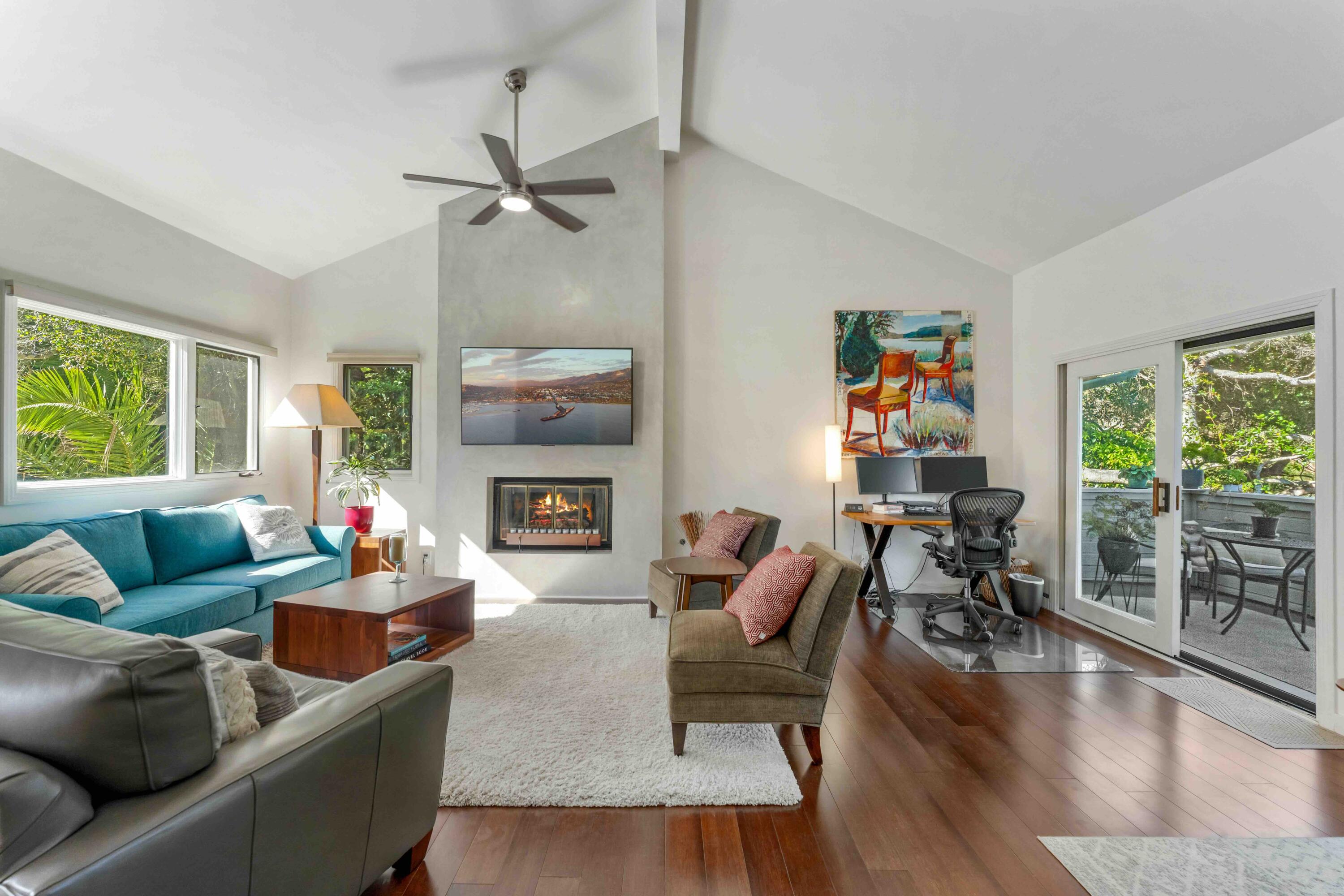 941 Weldon Road Santa Barbara, CA 93109 - Photo 4 of 43 Living & balcony - 941 Weldon Rd.