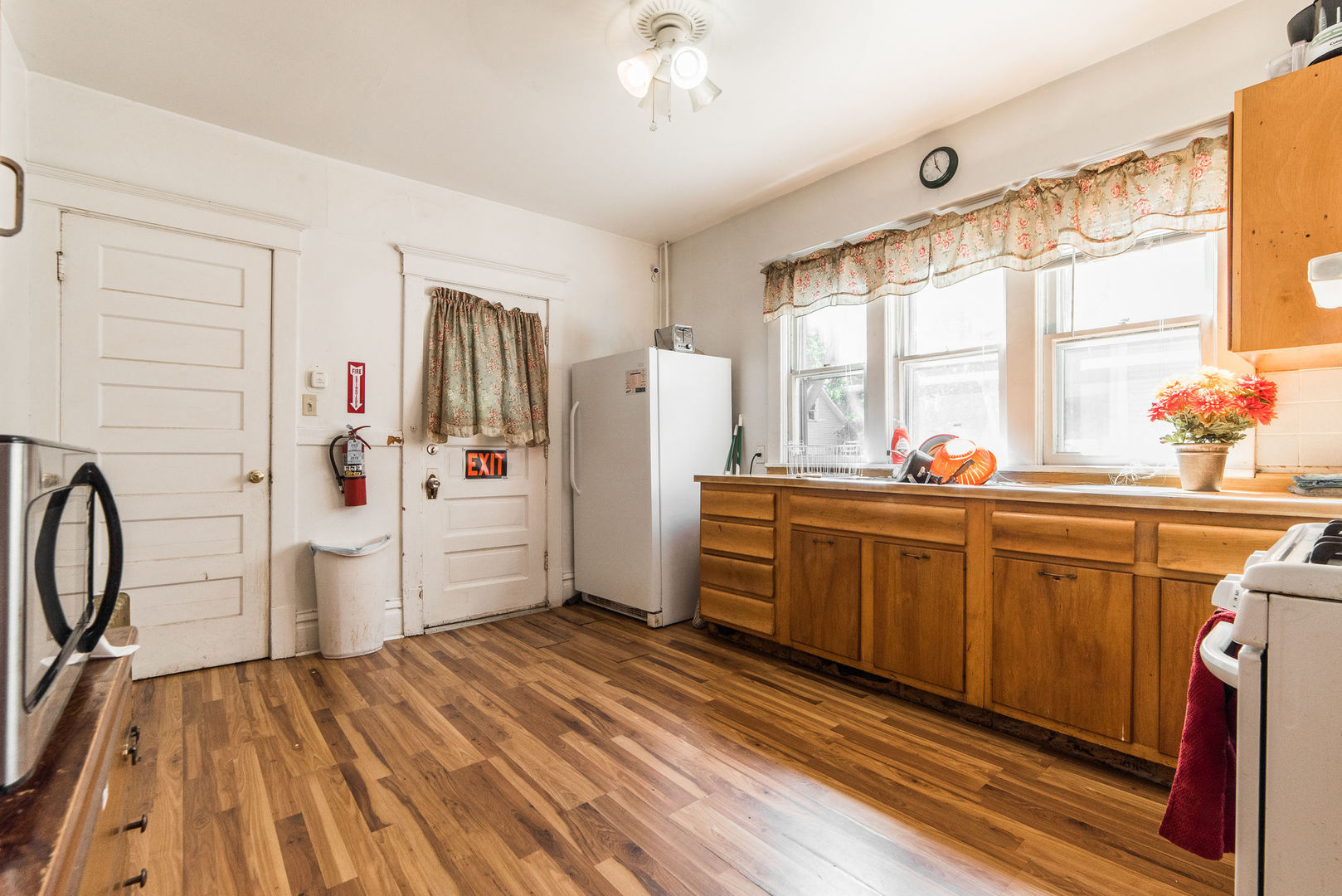 226 West Locust Street DeKalb, IL 60115 - Photo 4 of 13