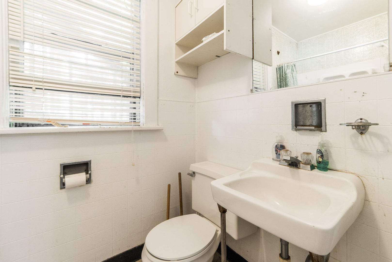 226 West Locust Street DeKalb, IL 60115 - Photo 8 of 13