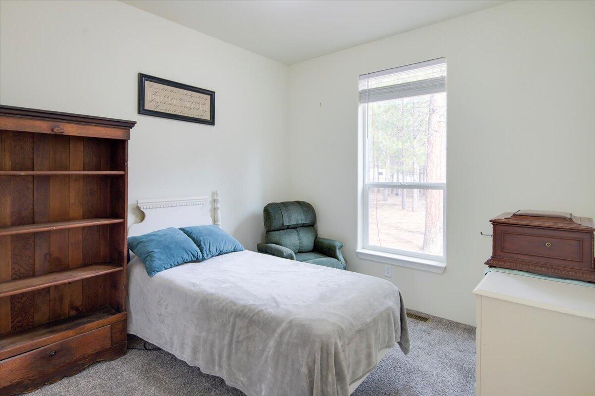 15461 Federal Road La Pine, OR 97739 - Photo 47 of 68 2nd Bedroom