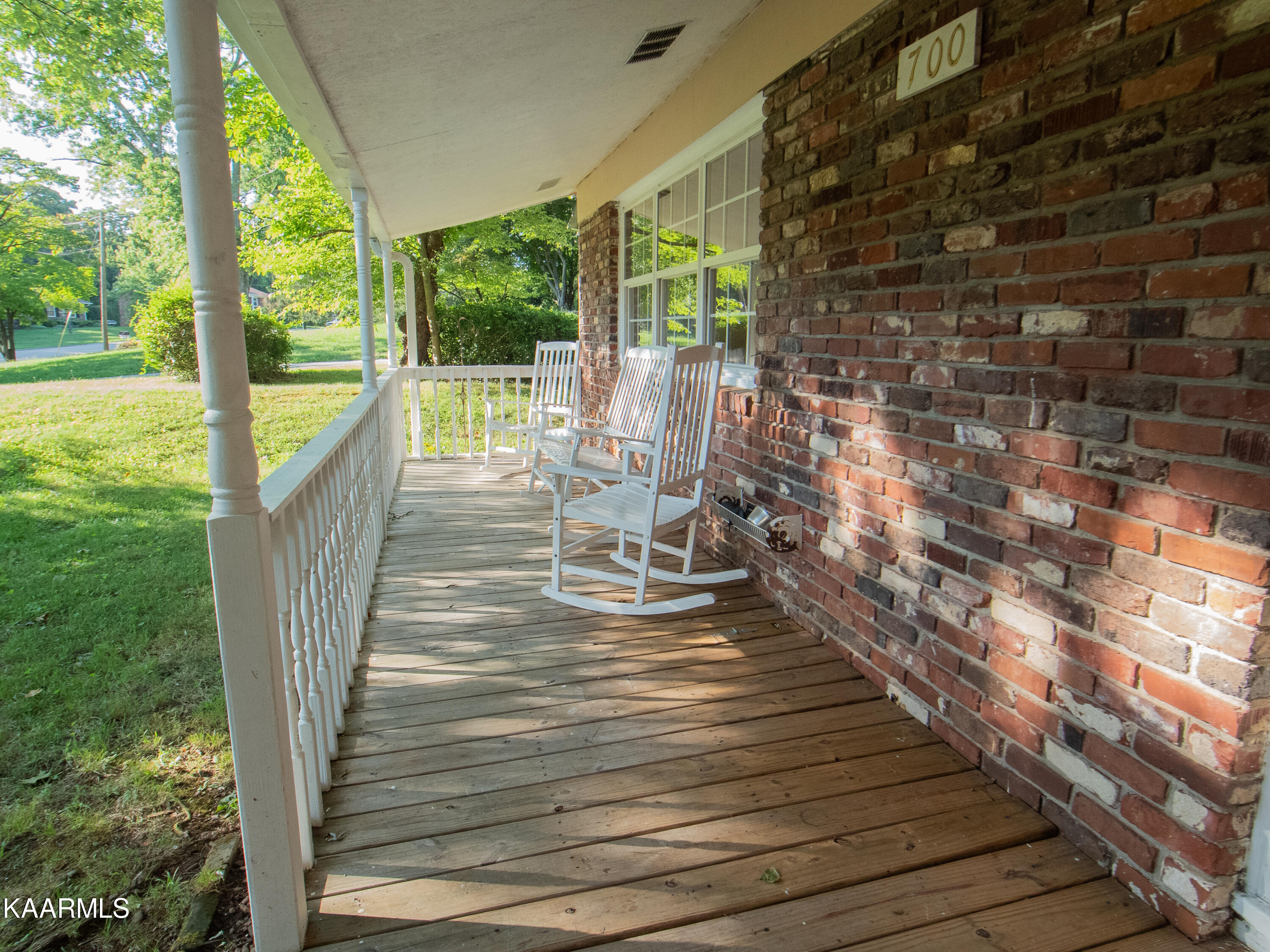 700 Coventry Road Knoxville, TN 37923 - Photo 3 of 47 Cozy!
