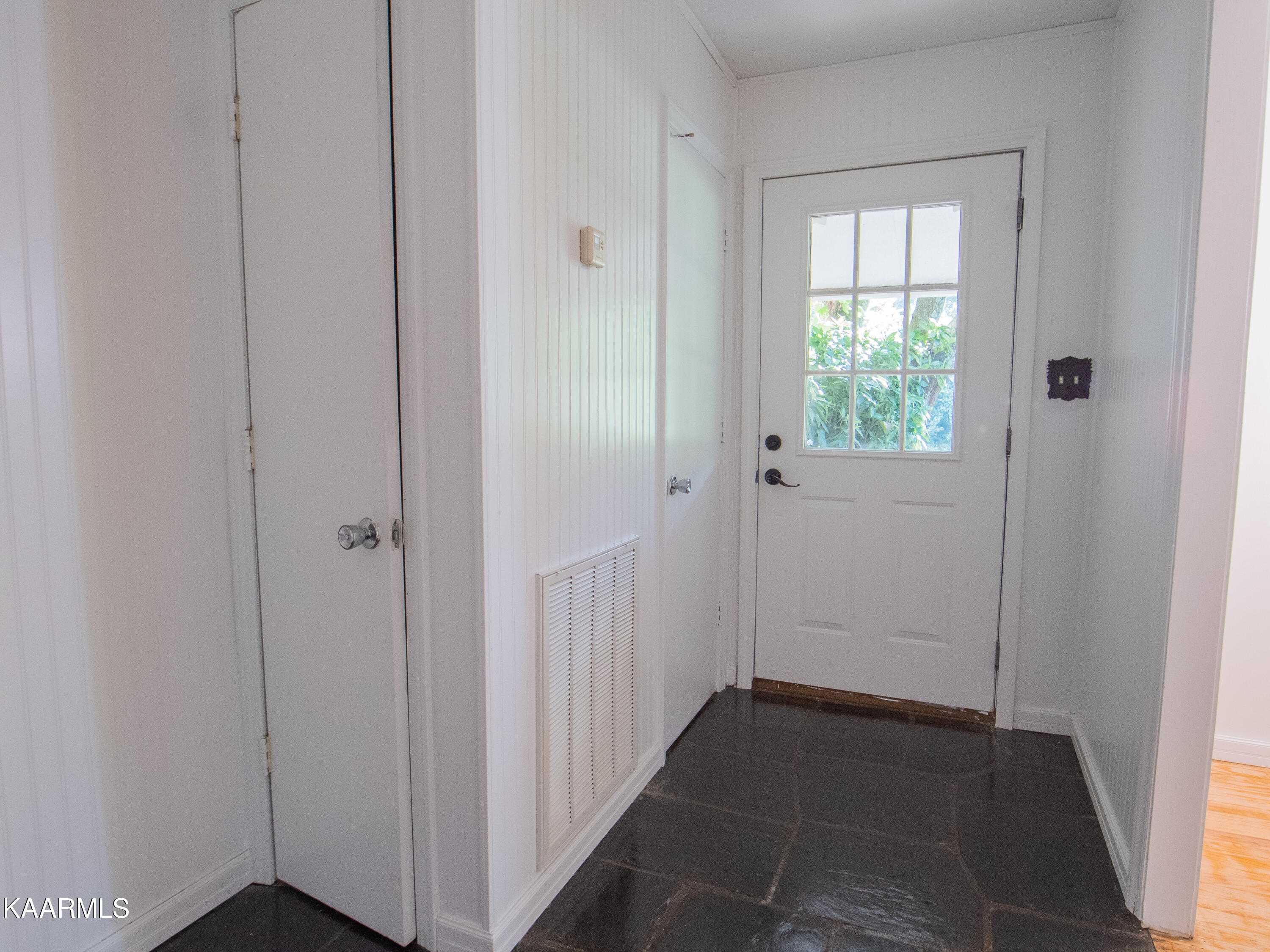 700 Coventry Road Knoxville, TN 37923 - Photo 6 of 47 Entry with Slate Tiles