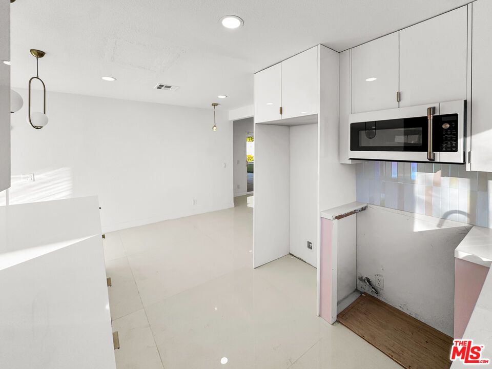 2188 East Rogers Road Palm Springs, CA 92262 - Photo 12 of 36