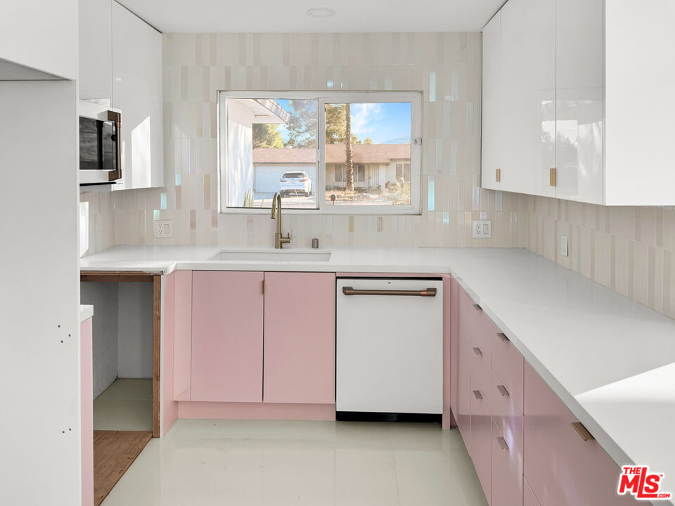 2188 East Rogers Road Palm Springs, CA 92262 - Photo 14 of 36