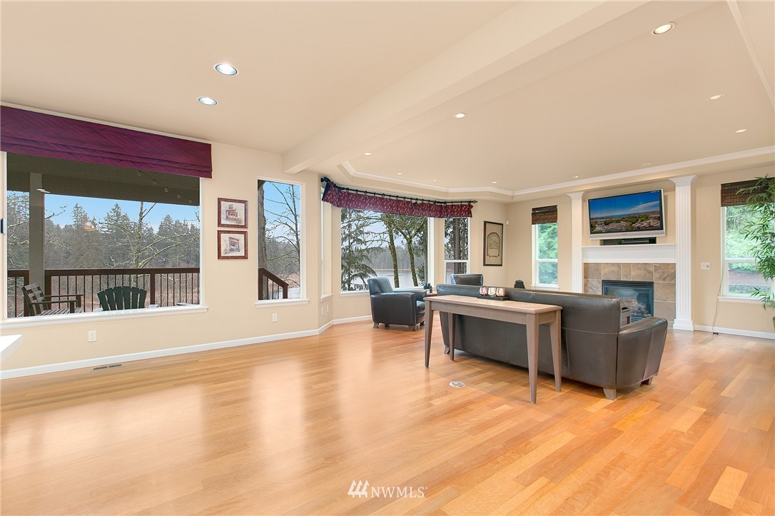 10327 Chain Lake Road Snohomish, WA 98290 - Photo 6 of 25