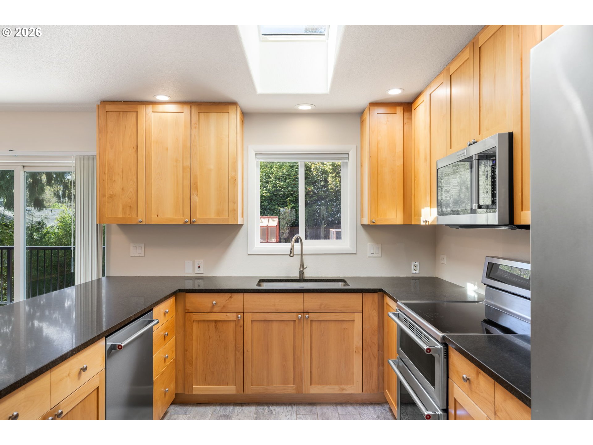 5719 Southwest 40th Avenue Portland, OR 97221 - Photo 8 of 35