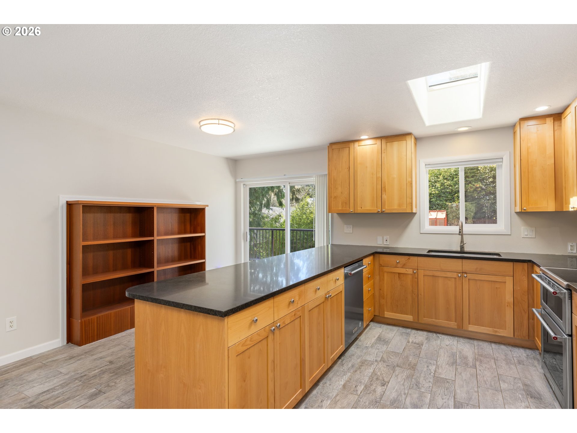 5719 Southwest 40th Avenue Portland, OR 97221 - Photo 9 of 35