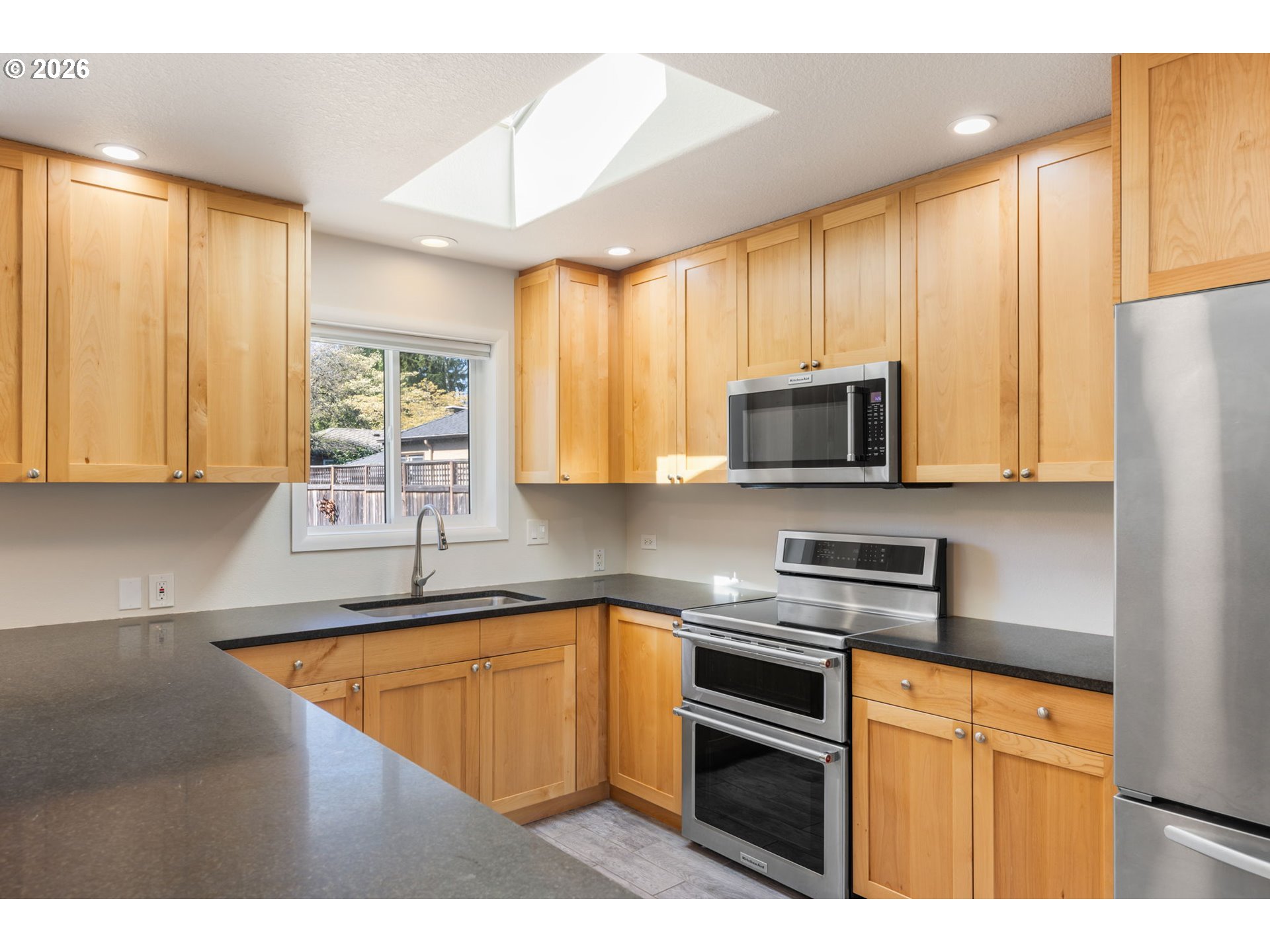 5719 Southwest 40th Avenue Portland, OR 97221 - Photo 10 of 35