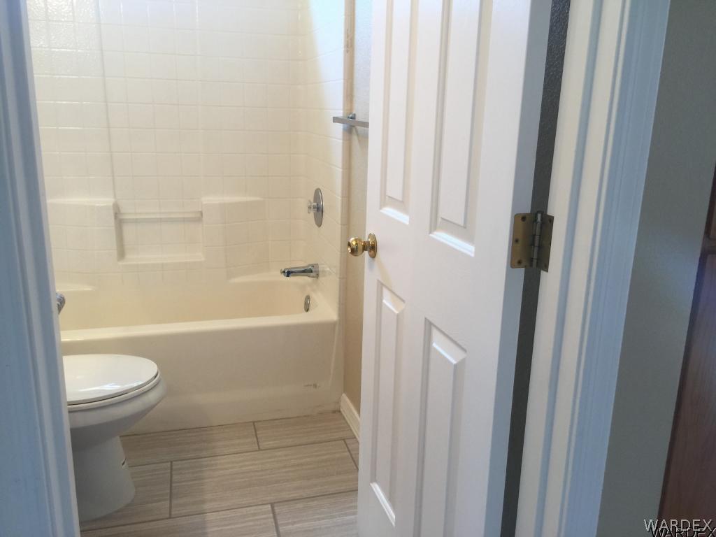 770 McCulloch Boulevard South Lake Havasu City, AZ 86406 - Photo 15 of 26 Hall Bath