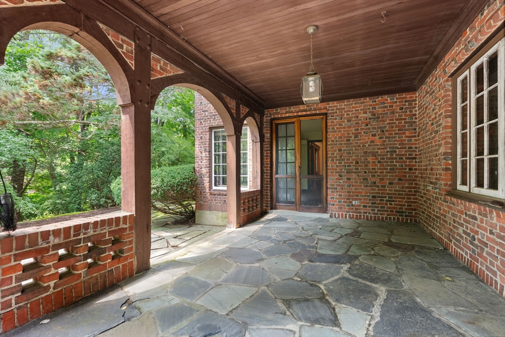 25 Hillside Road Wellesley, MA 02481 - Photo 17 of 24 Gallery Image 17
