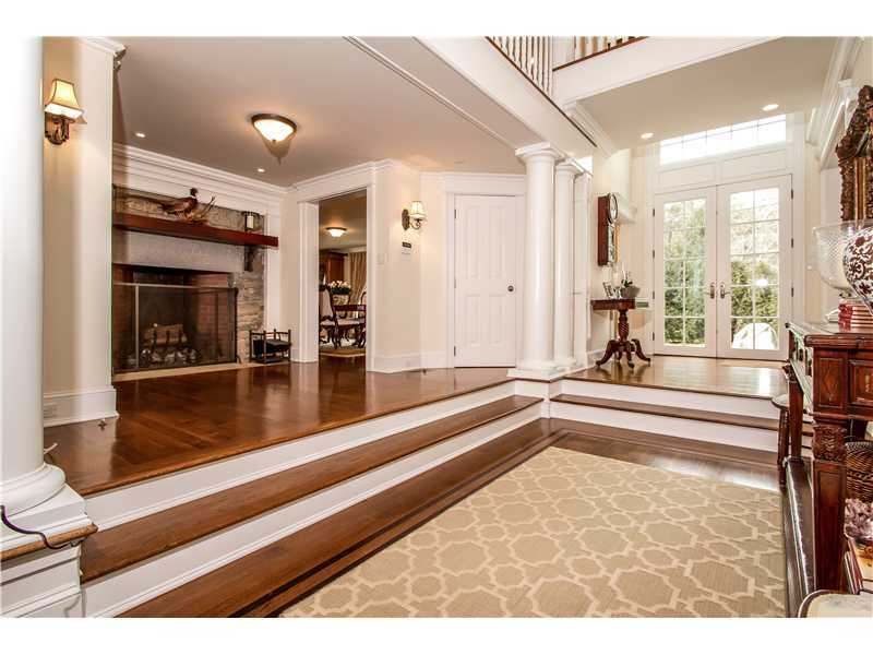 2 Bishops Gate Road Darien, CT 06820 - Photo 4 of 25