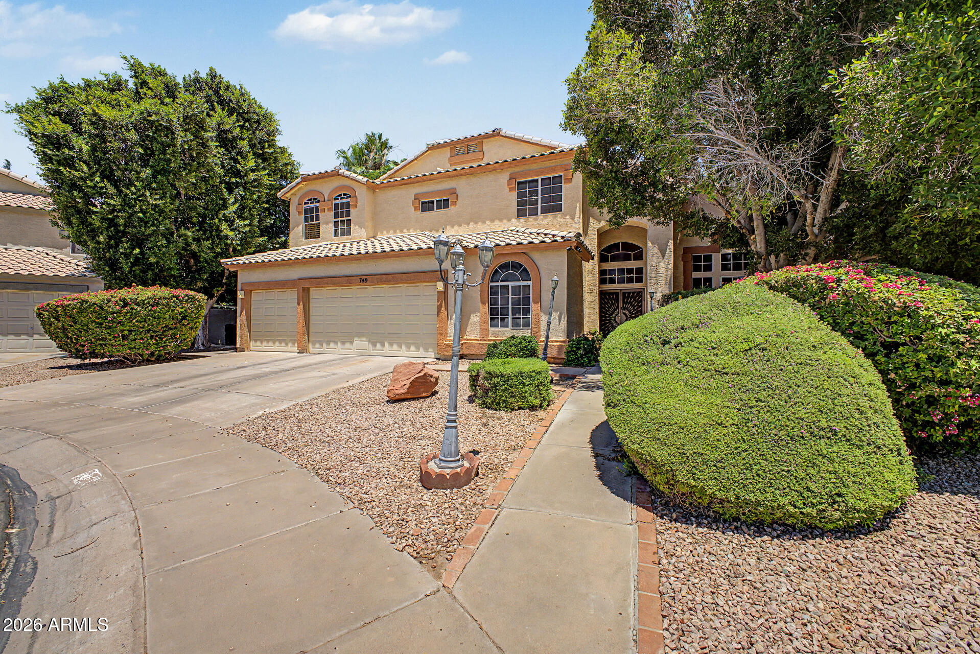 749 South Copper Key Court Gilbert, AZ 85233 - Photo 3 of 50