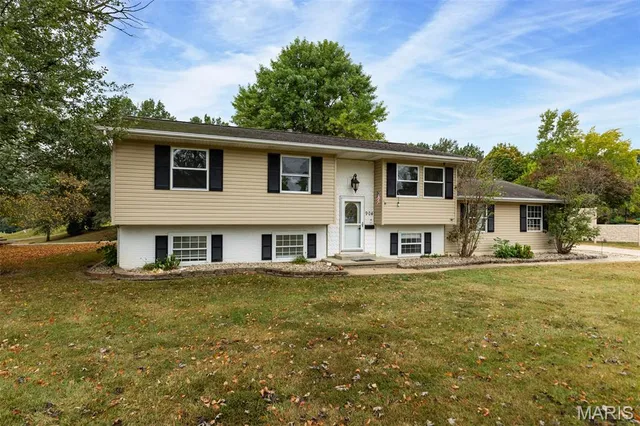 $279,000 | 904 Miller Drive, Staunton, IL 62088