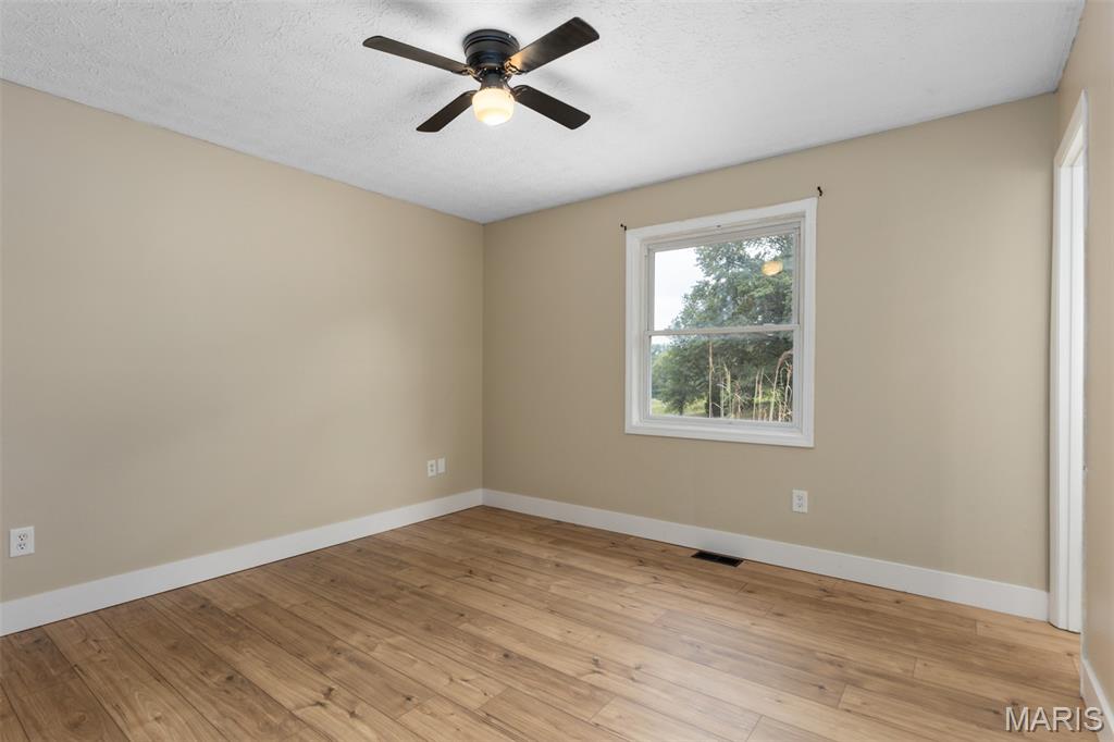 904 Miller Drive Staunton, IL 62088 - Photo 23 of 37