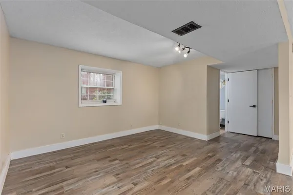$259,900 | 904 Miller Drive, Staunton, IL 62088
