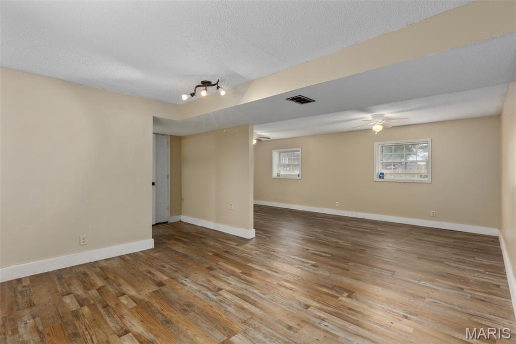 904 Miller Drive Staunton, IL 62088 - Photo 31 of 37