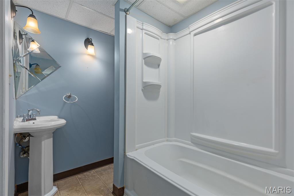 904 Miller Drive Staunton, IL 62088 - Photo 32 of 37