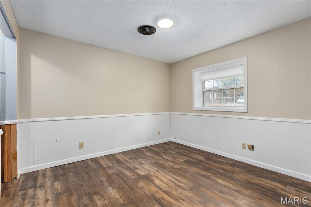 904 Miller Drive Staunton, IL 62088 - Photo 33 of 37