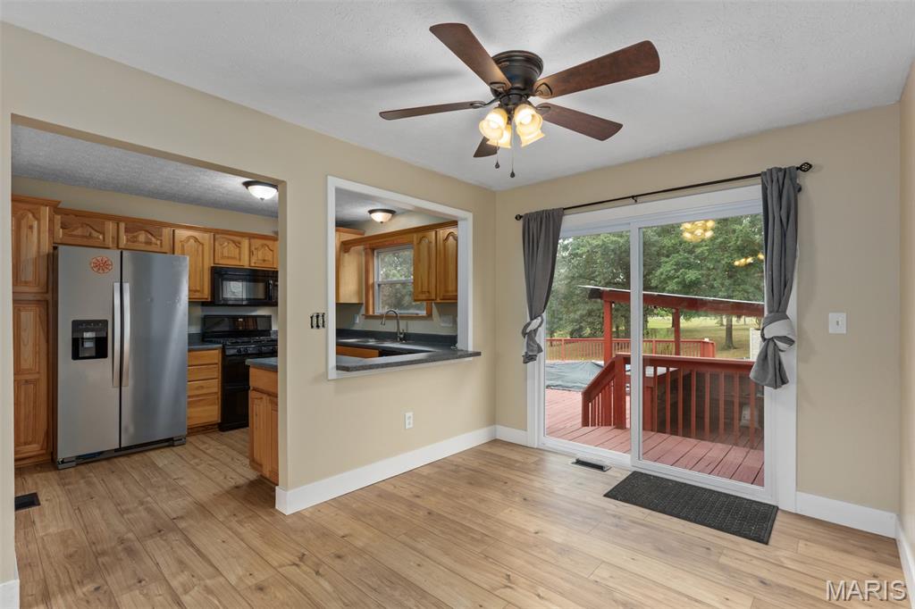 904 Miller Drive Staunton, IL 62088 - Photo 10 of 37