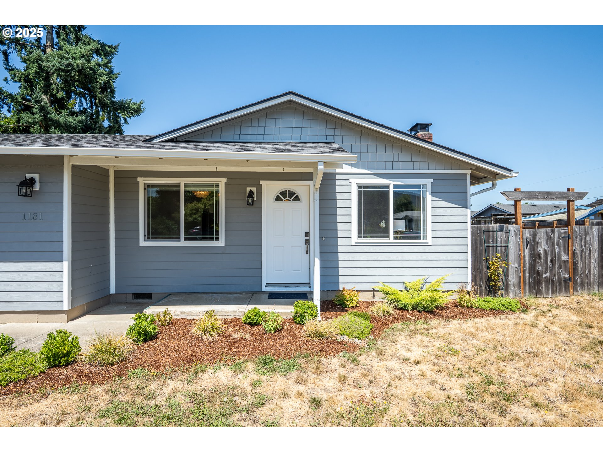 1181 South 39th Street Springfield, OR 97478 - Photo 3 of 37 Gallery Image 3