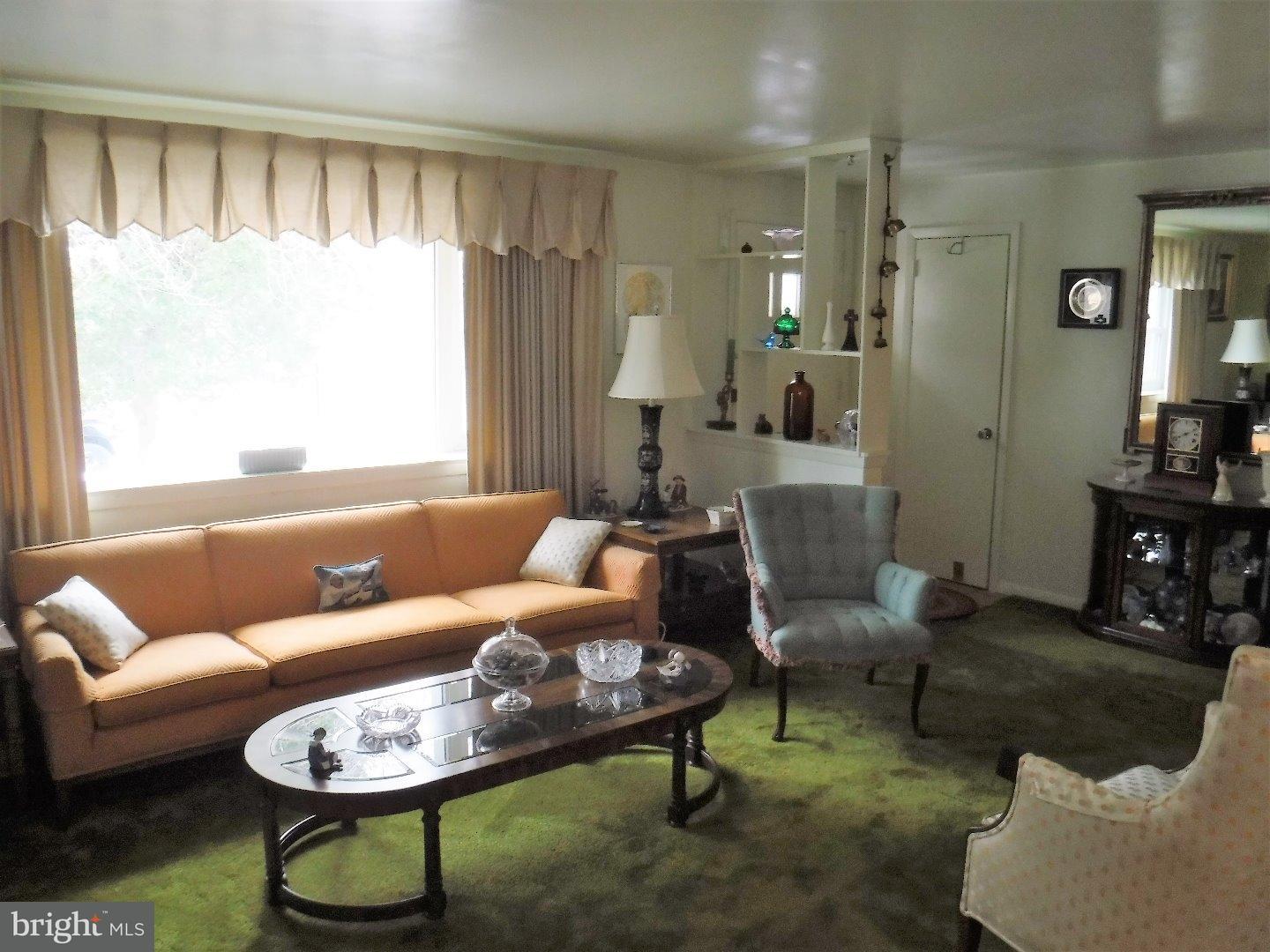 50 Cornell Road Bala Cynwyd, PA 19004 - Photo 3 of 15 Living Room