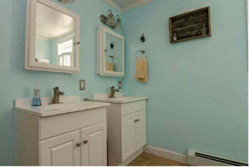 117 Longfellow Road Gorham, ME 04038 - Photo 18 of 21 In-law apartment bathroom