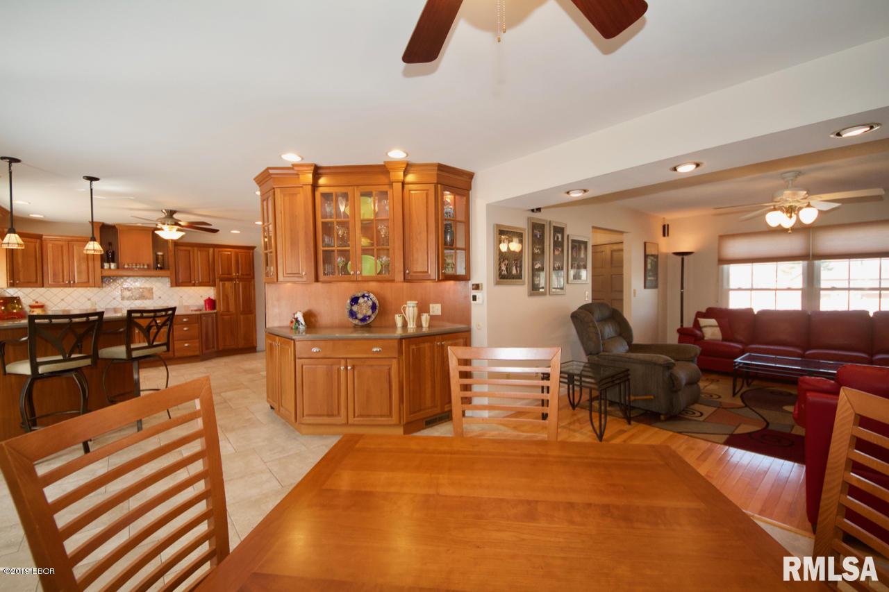 3792 Country Club Road Carbondale, IL 62901 - Photo 5 of 39