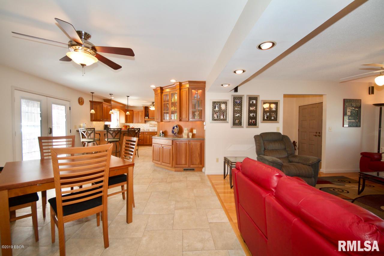3792 Country Club Road Carbondale, IL 62901 - Photo 6 of 39