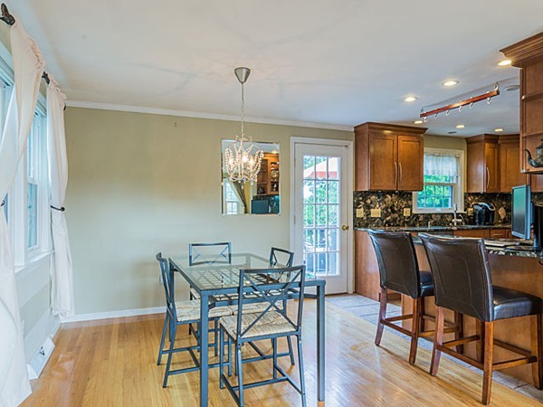 28 Crest Road Framingham, MA 01702 - Photo 4 of 21 Gallery Image 4