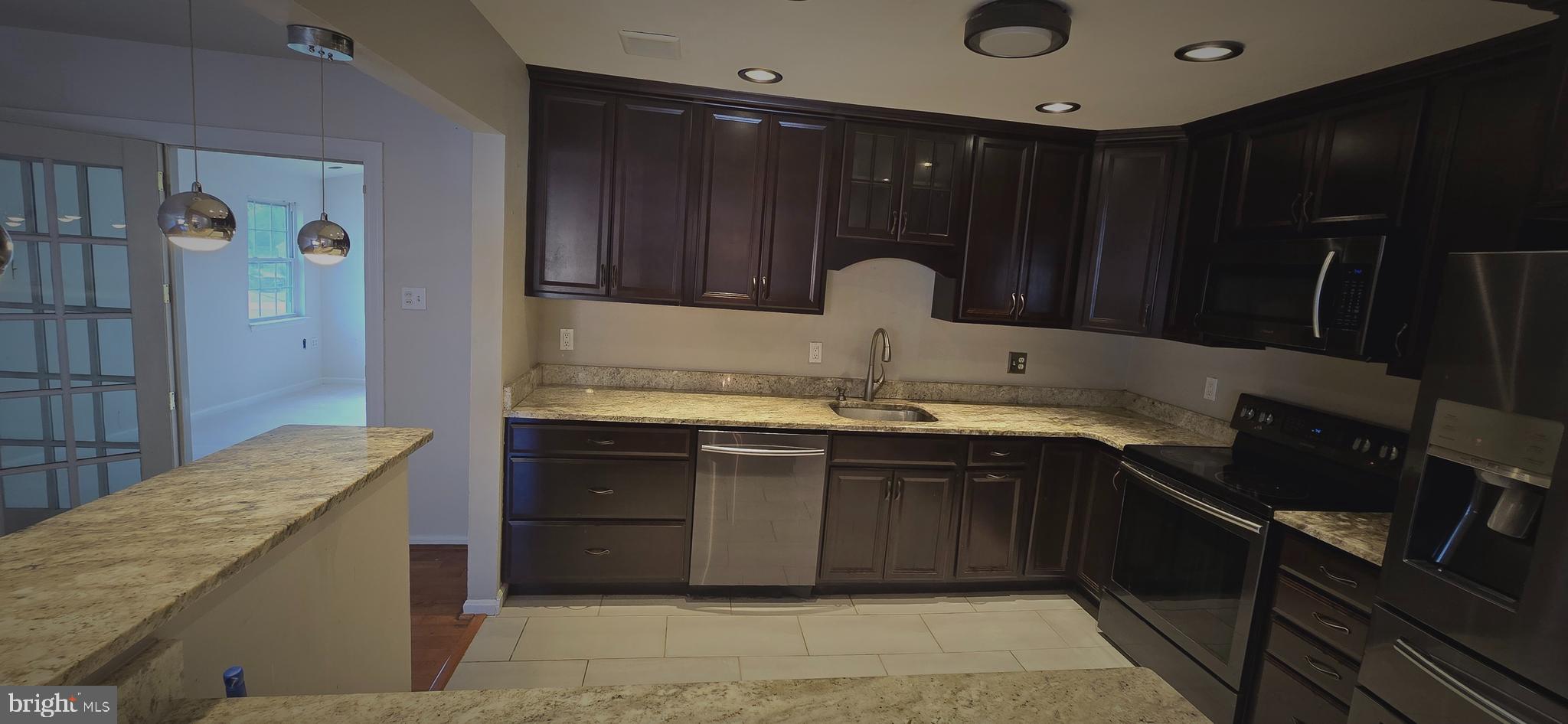7109 Villa Park Road Springfield, VA 22150 - Photo 5 of 17