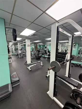 $4,800 | 5255 Collins Avenue, Unit 7B, Miami Beach, FL 33140