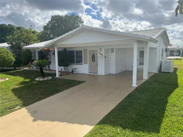 $344,900 | 8604 Northwest 59th Place, Tamarac, FL 33321