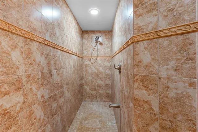 $1,990,000 | 11401 Thonotosassa Road, Thonotosassa, FL 33592