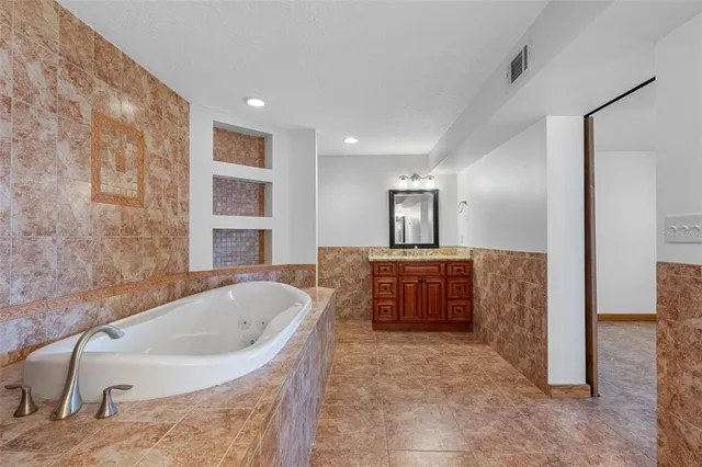 $1,990,000 | 11401 Thonotosassa Road, Thonotosassa, FL 33592