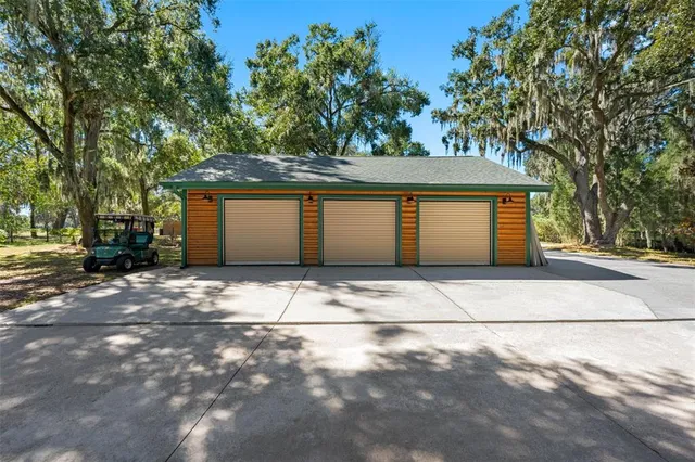 $1,990,000 | 11401 Thonotosassa Road, Thonotosassa, FL 33592