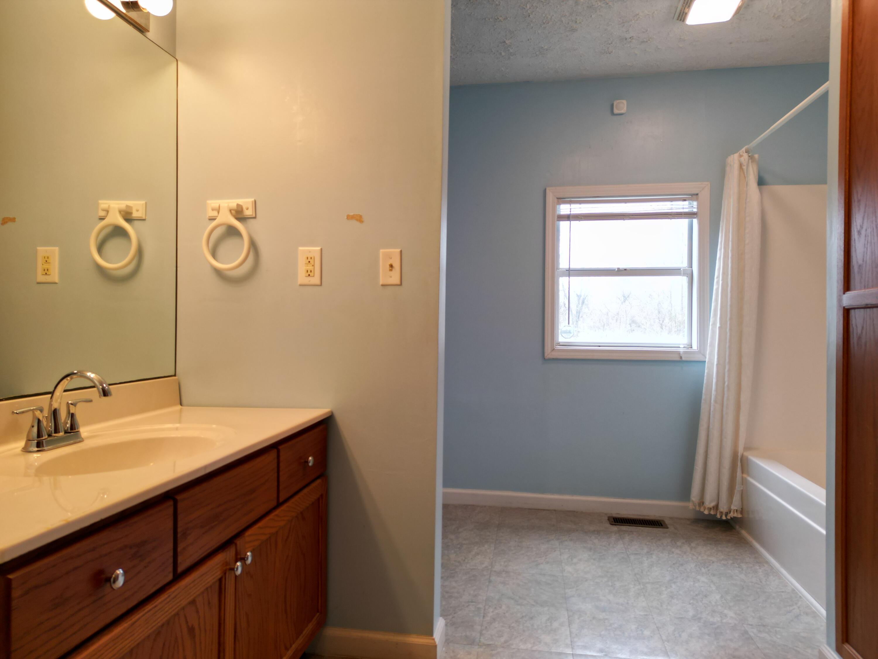 1694 Antioch Church Road Burnside, KY 42519 - Photo 16 of 21 Bathroom