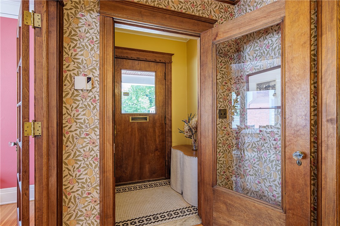 556 Harvard Street Rochester, NY 14607 - Photo 7 of 49