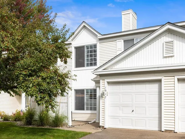 $205,000 | 1917 Jan Echo Trail, Eagan, MN 55122