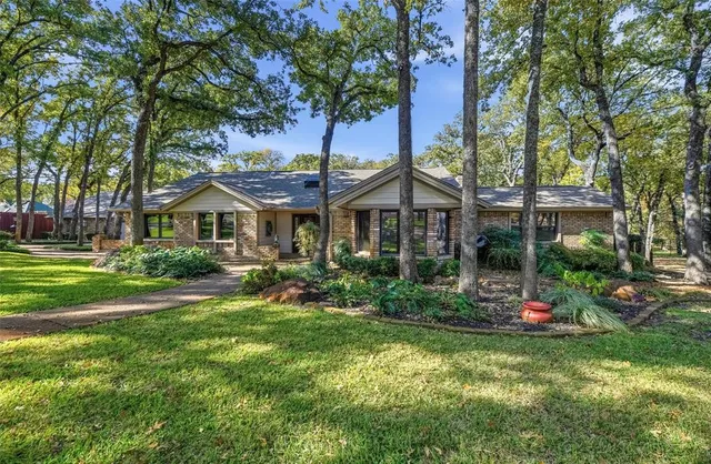 $1,175,000 | 1607 North Main Street, Euless, TX 76039