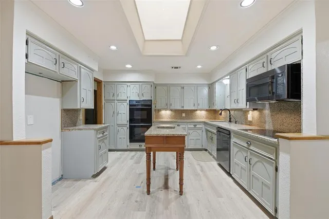 $1,175,000 | 1607 North Main Street, Euless, TX 76039