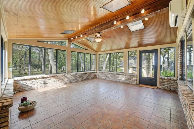 $1,175,000 | 1607 North Main Street, Euless, TX 76039