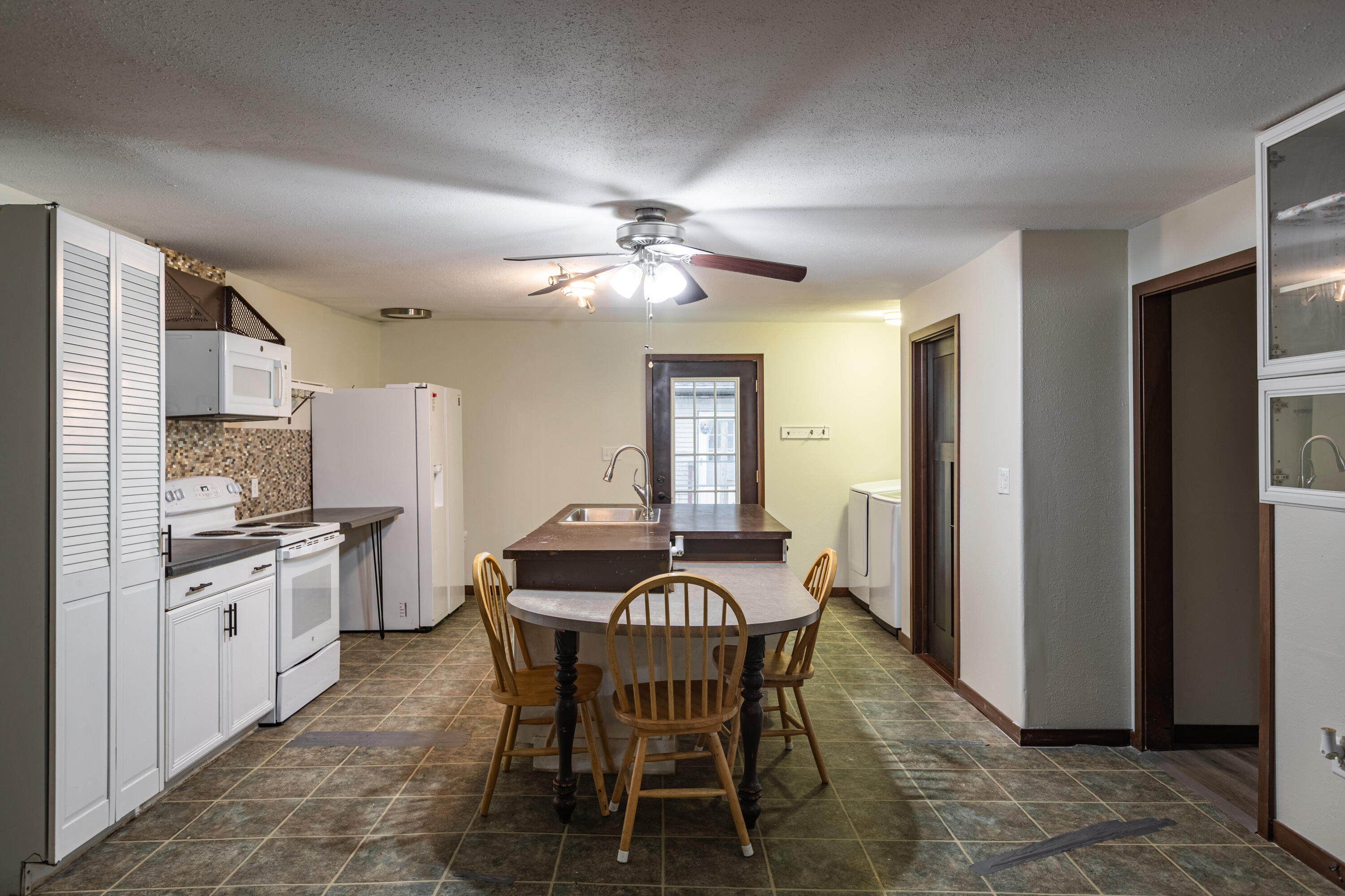 137 Ridge Street De Soto, WI 54624 - Photo 8 of 32 C24I0320-HDR