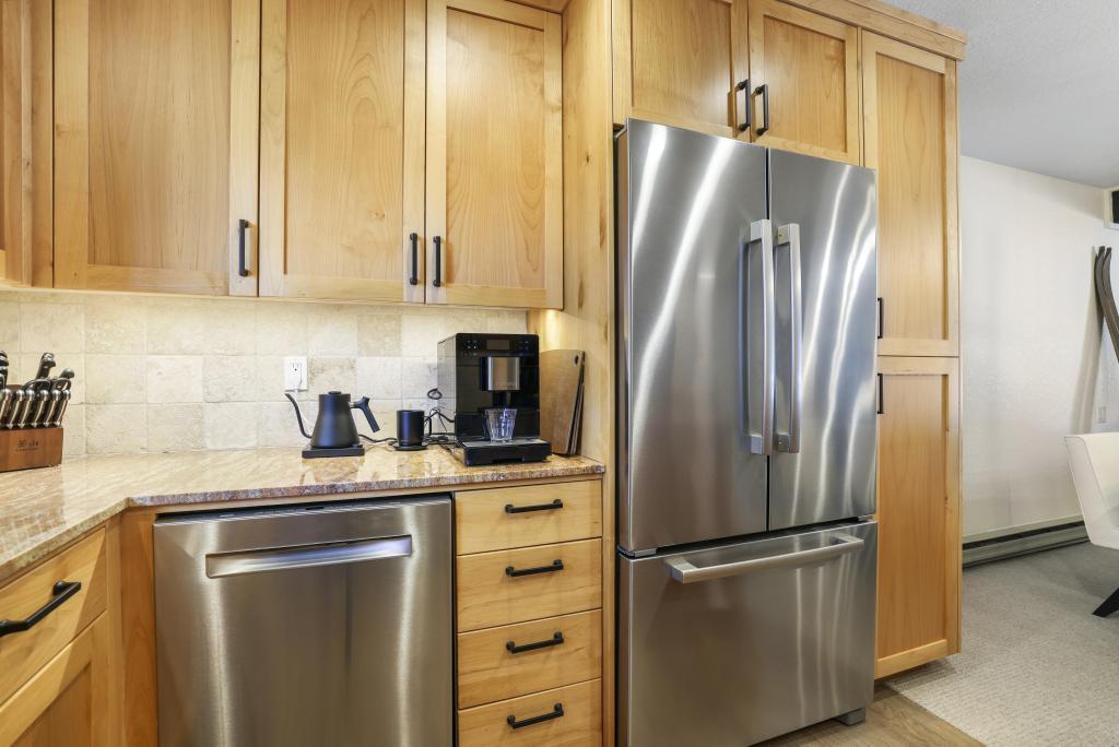 2638 Ridge Lane, Unit 38 Sun Valley, ID 83353 - Photo 9 of 29 2638 Ridge Ln - 33