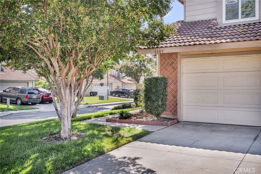1105 West Victoria Street Rialto, CA 92376 - Photo 2 of 50