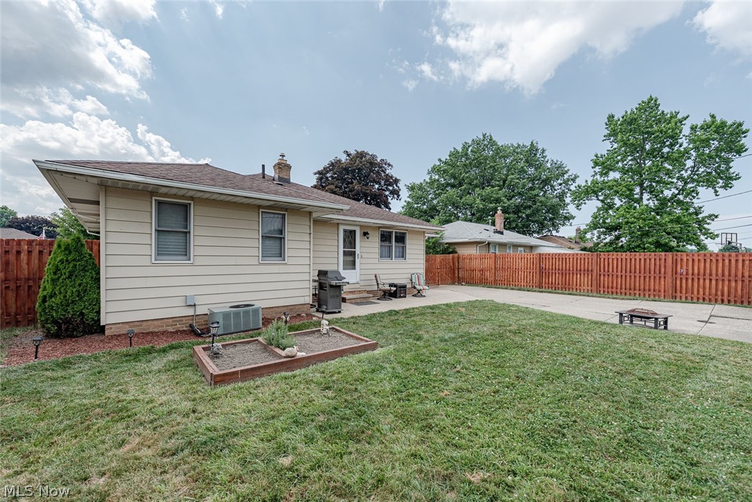 7339 Oakwood Road Parma, OH 44130 - Photo 27 of 28