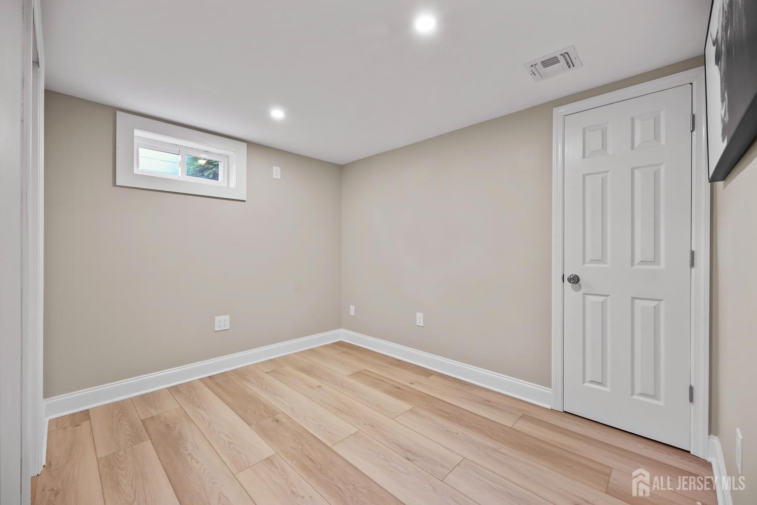 16 Venus Road South Amboy, NJ 08879 - Photo 24 of 31