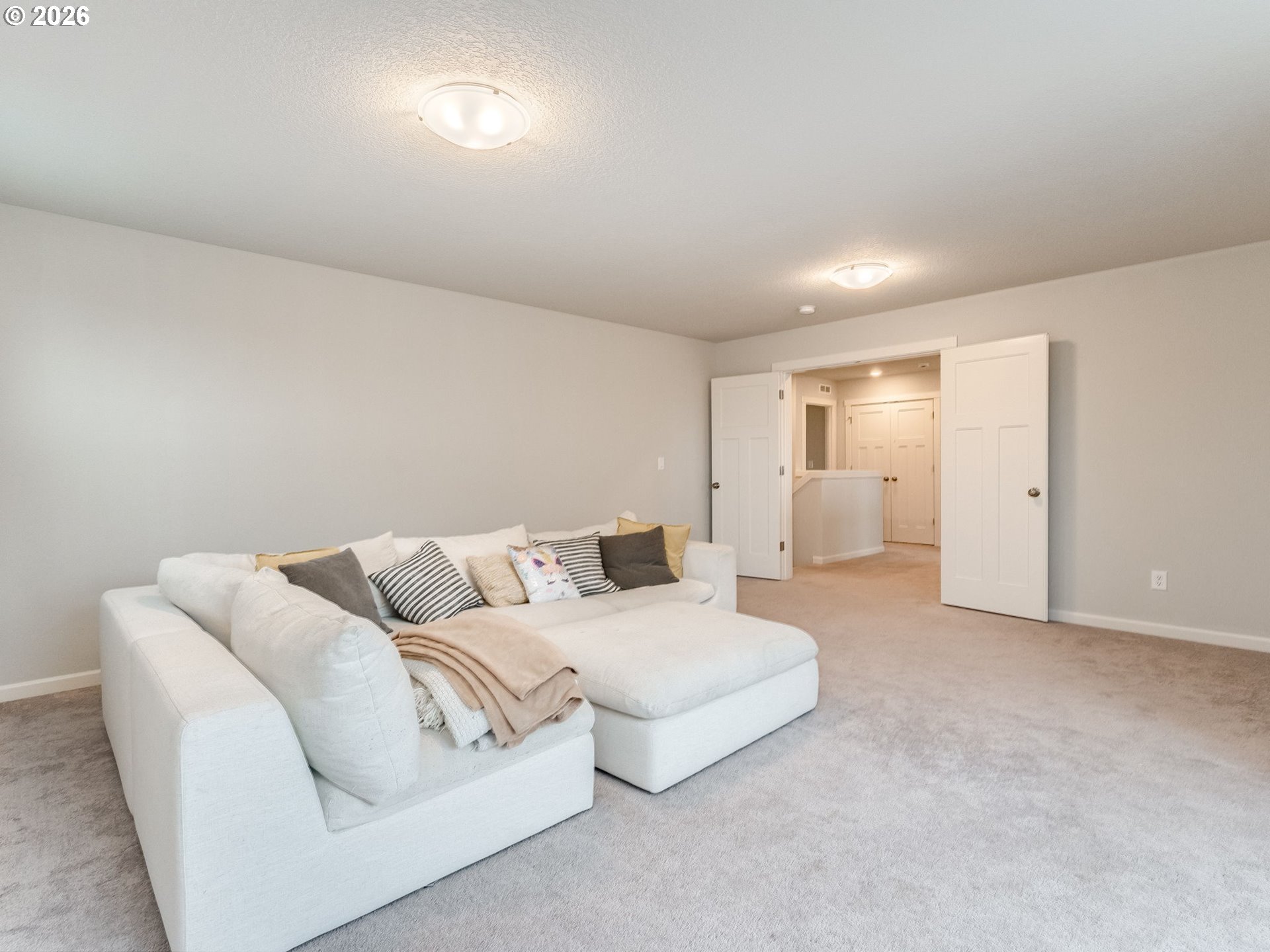 1663 Northwest Edgar Street McMinnville, OR 97128 - Photo 29 of 44 a living room with furniture